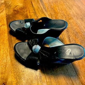 Onex black wedge sandal size 9